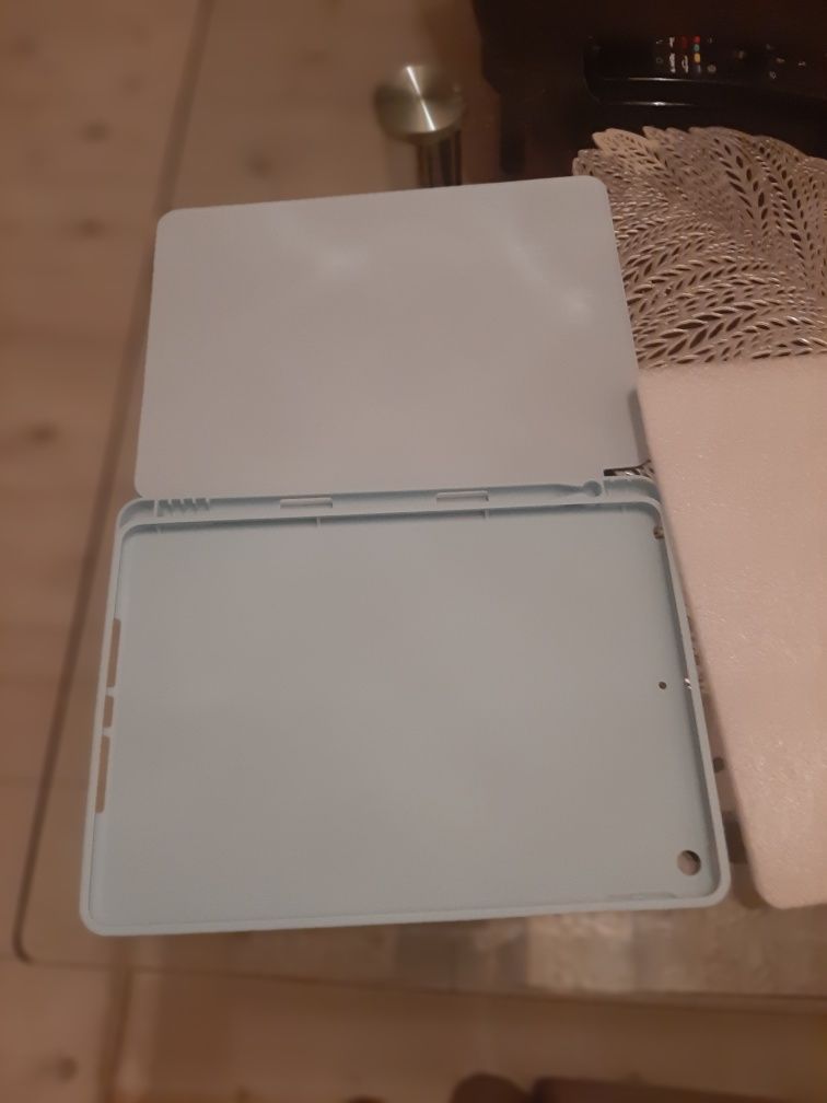 Etui na tablet -nowe