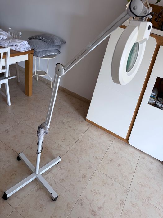 Lupa Luminária estética e cabeleireiro