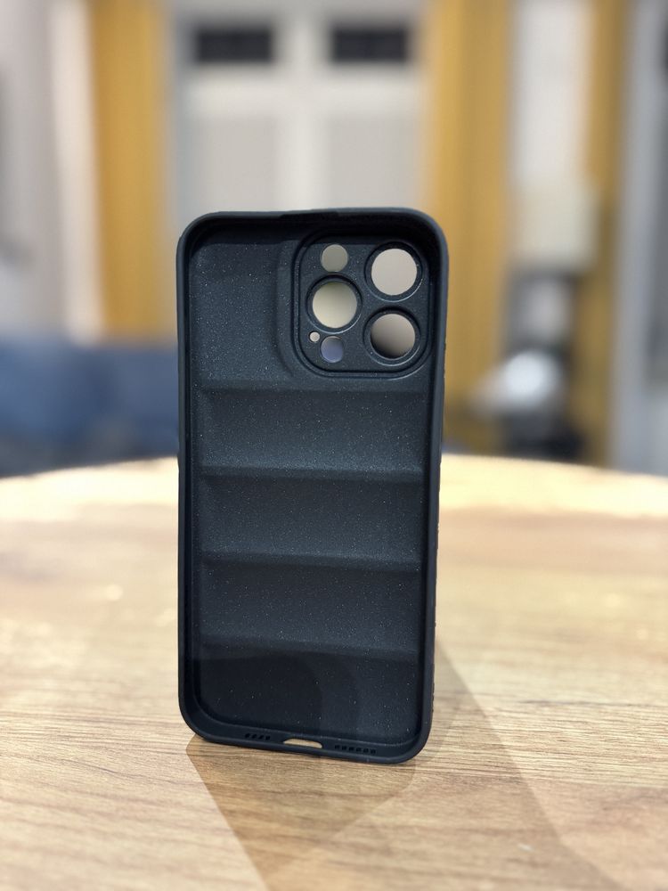 Case etui "puchowe" dla iPhone 15 Pro Max