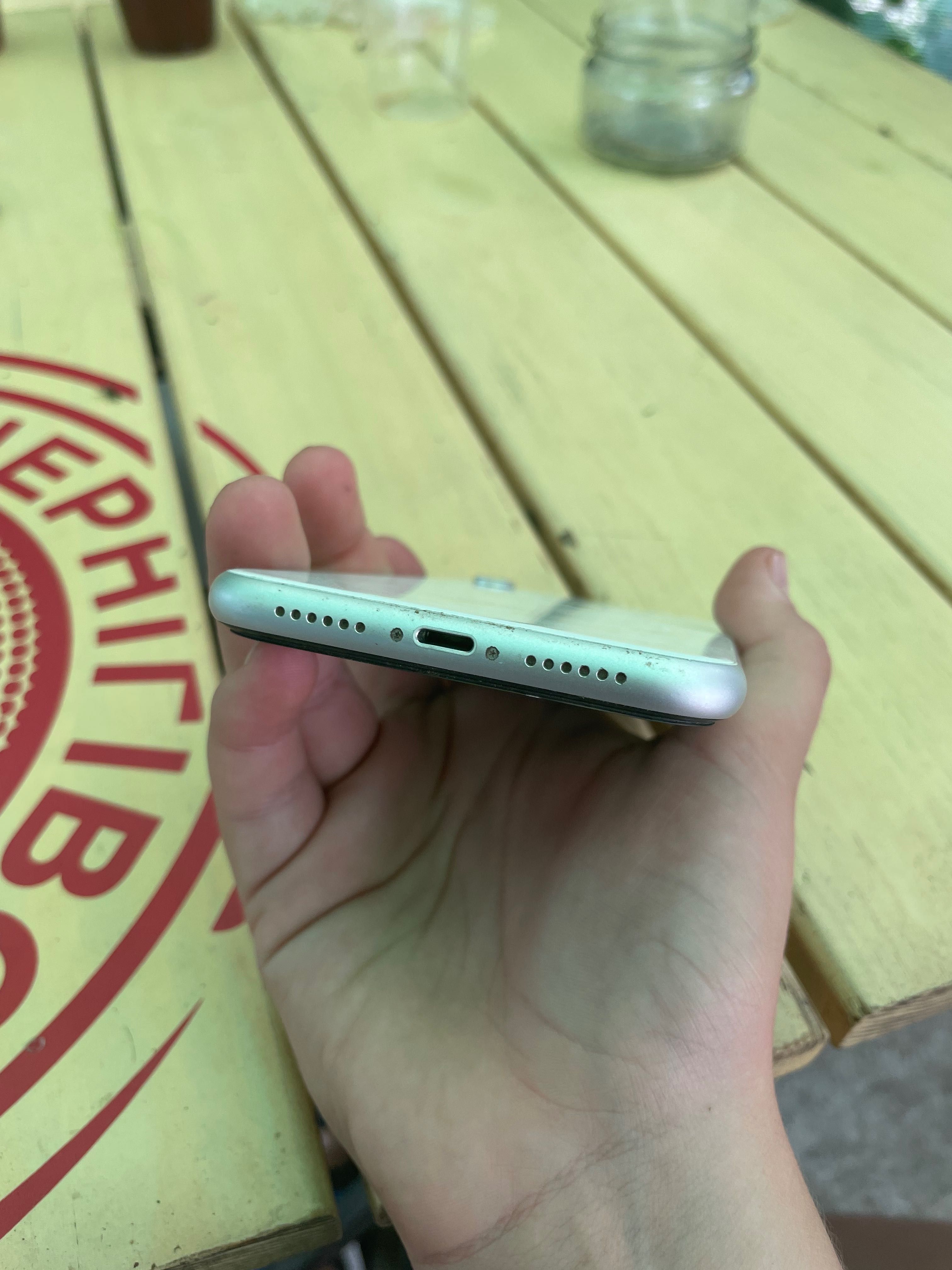 Iphone XR білий а