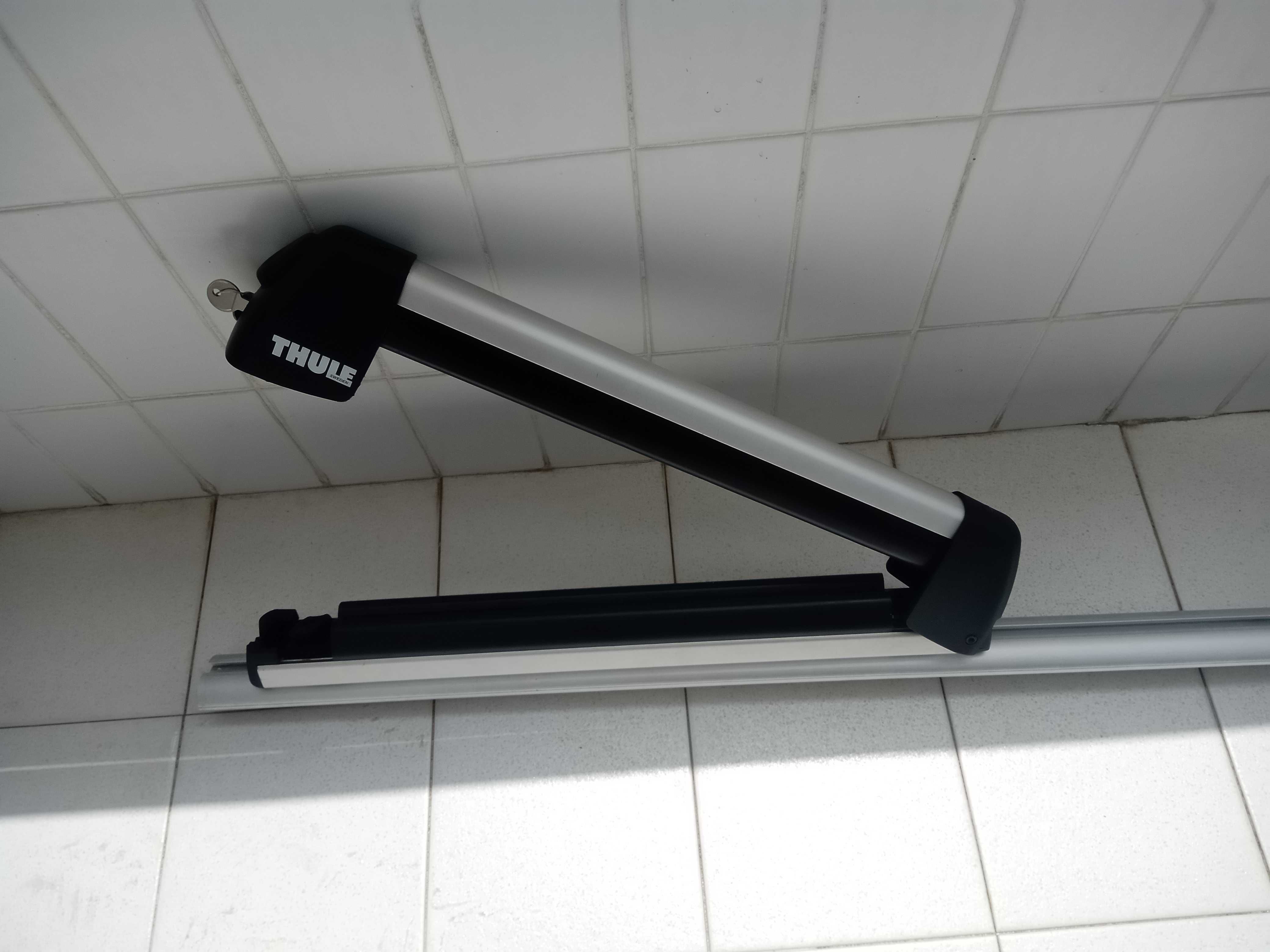 Par de suportes THULE para esqui - ski  e pranchas snowboard