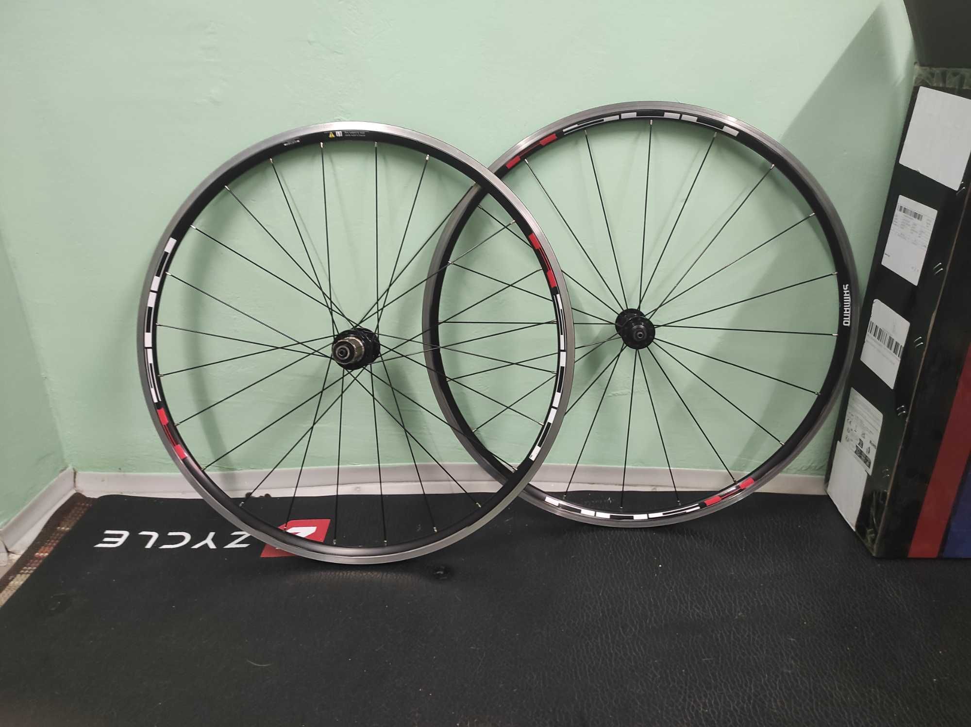 Koła szosowe 28 cali WH RS 501 /Novatec F162SB