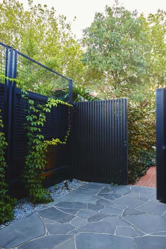 Ogrodzenia metalowe poziome nowoczesne palisadowe montaż palisada