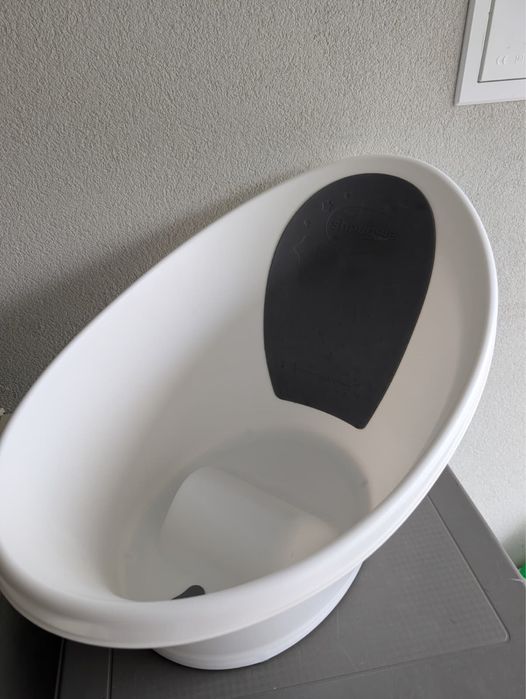 Banheira Shnuggle com suporte como nova