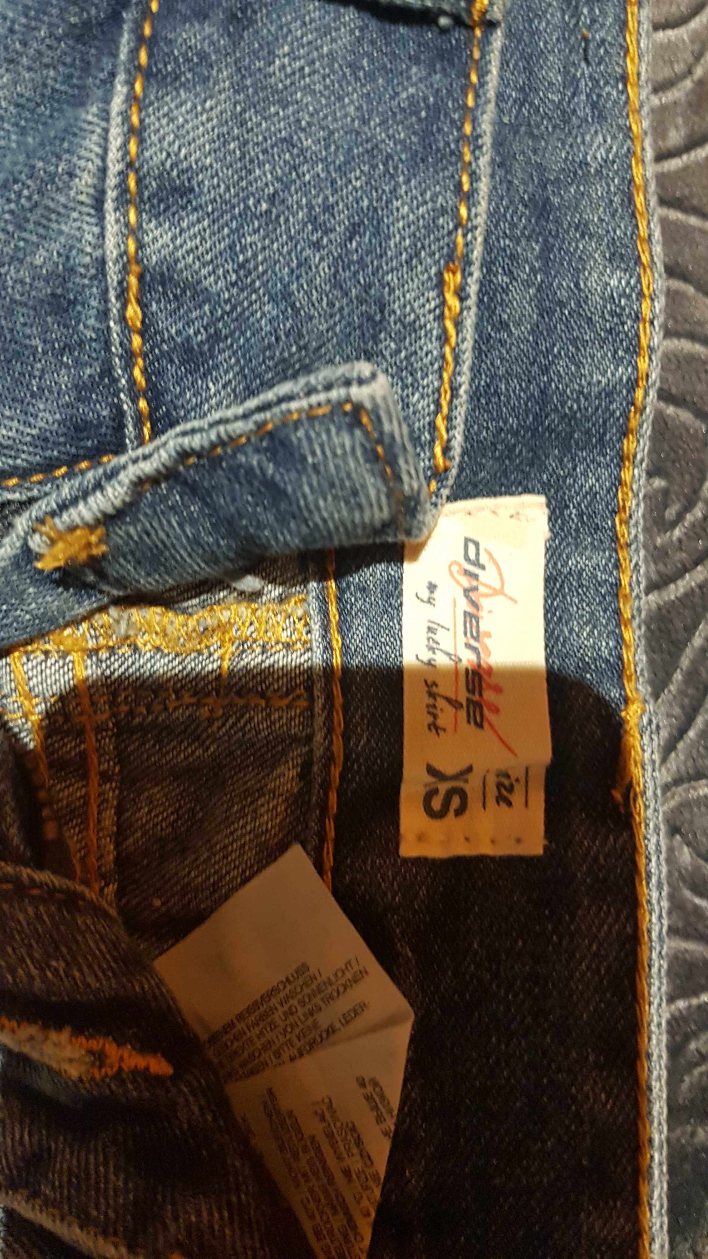 Krótkie spódniczka Mohito H&M