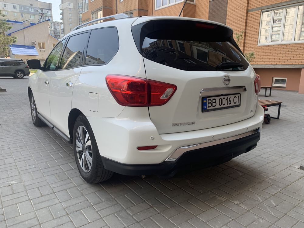 Nissan Pathfinder SL 2017