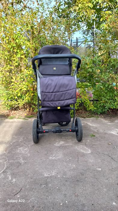 Коляска 3 в 1 в дуже гарному стані