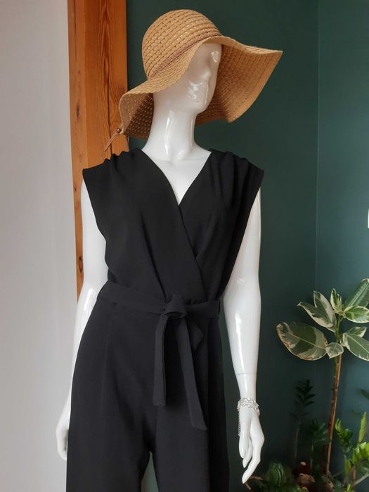 czarny elegancki kombinezon długa nogawka kopertowy weselny New Look L