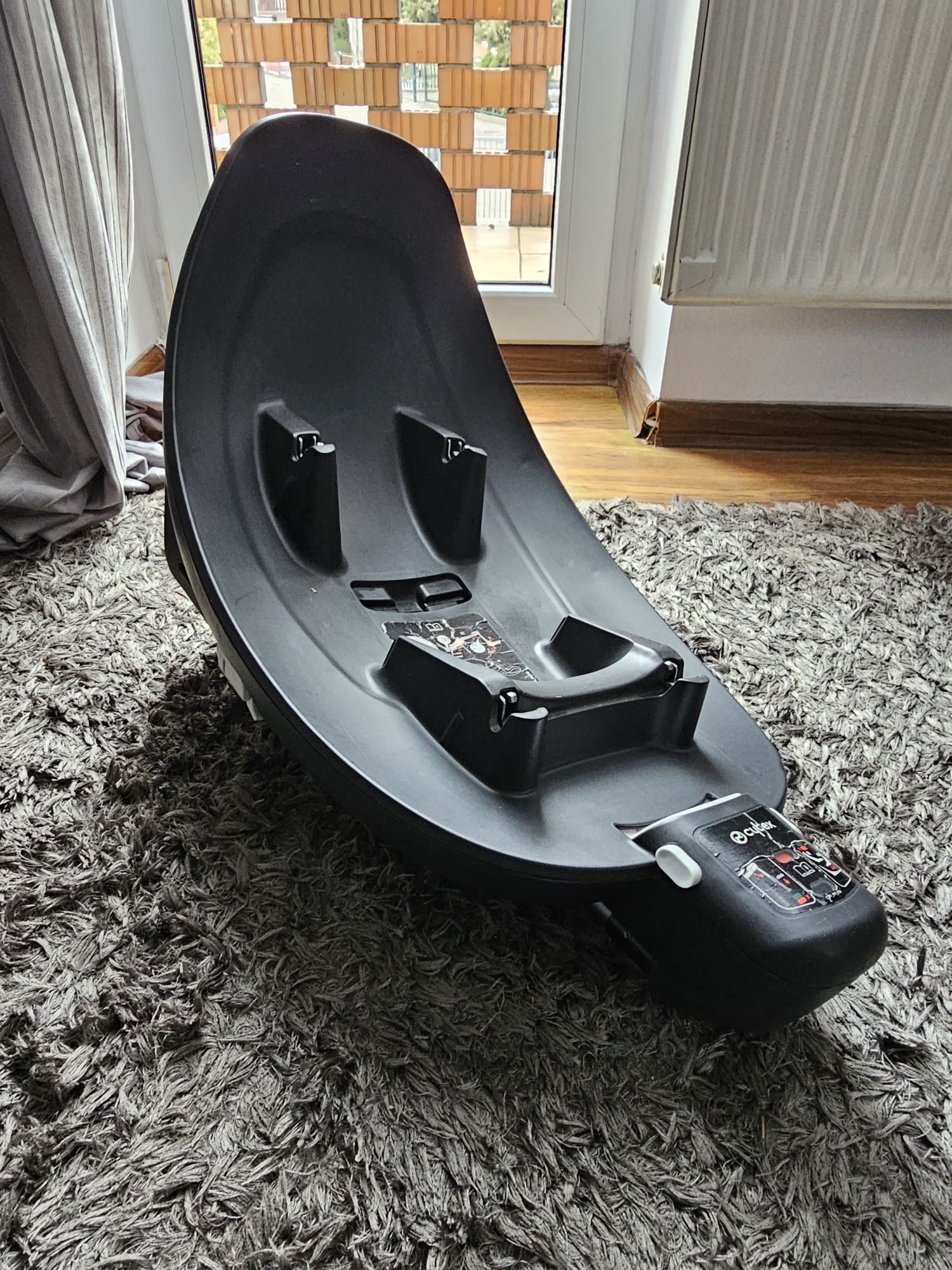 Sprzedam fotelik Cybex Aton M z bazą Cybex Base M