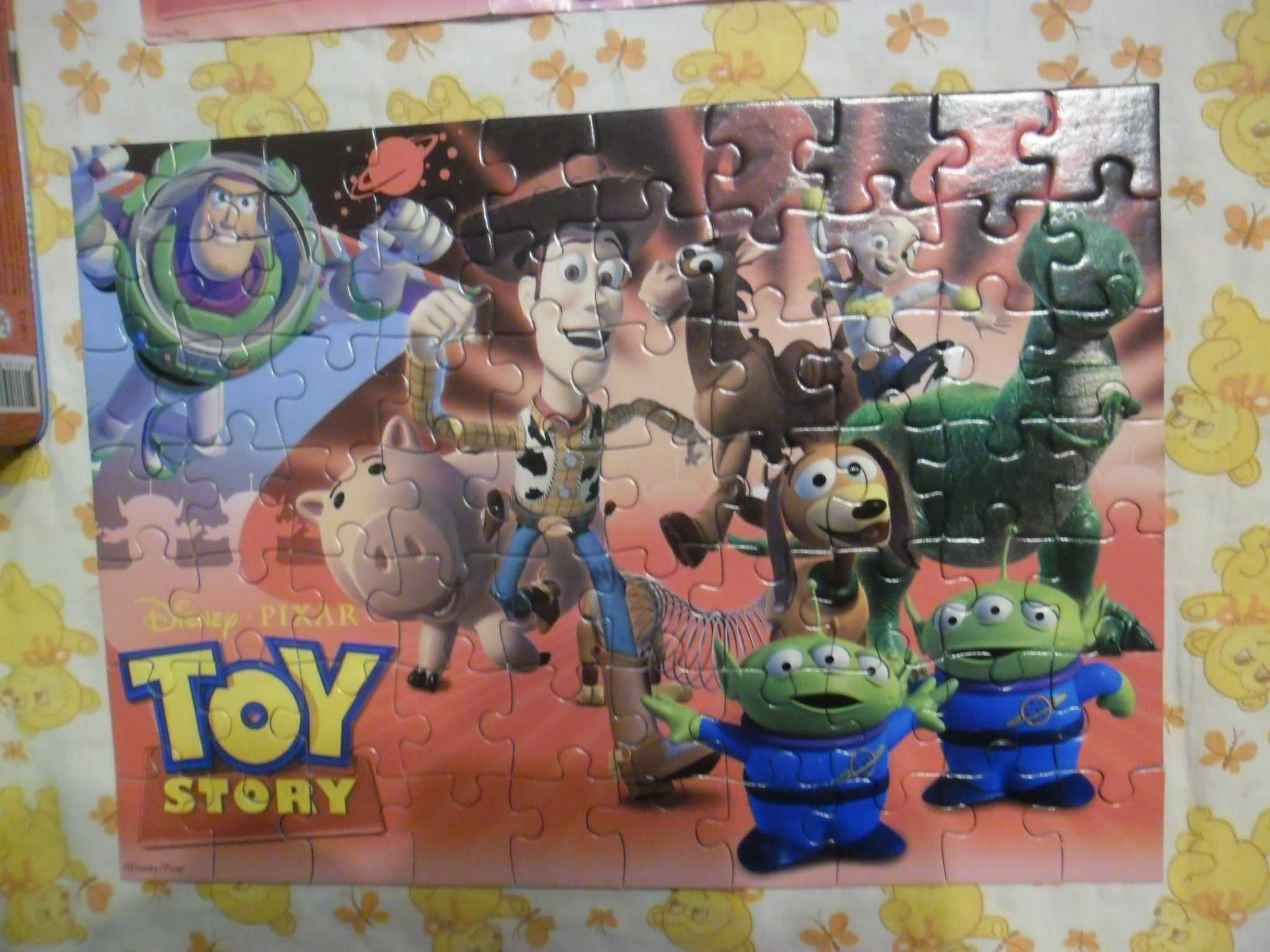 puzzle w metalowej puszce toy story 70 elementów, stan bdb