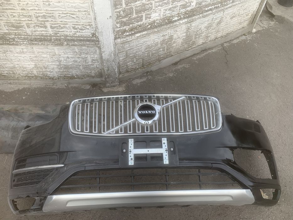 Вольво XC90 бампер передній