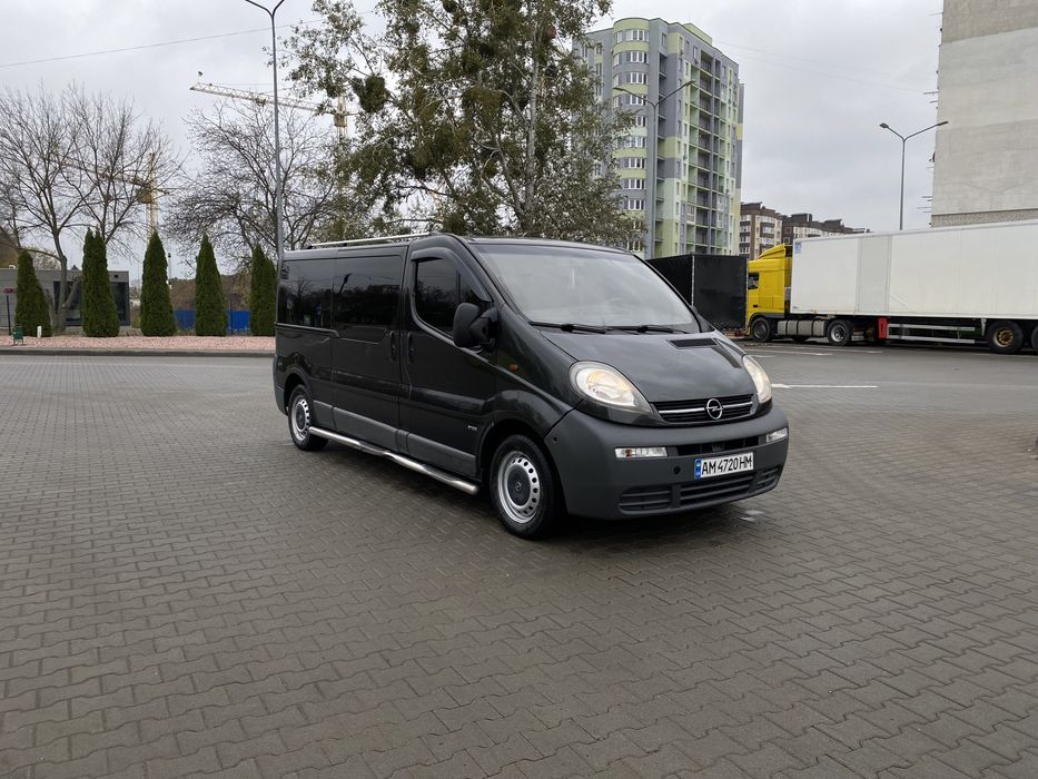 Продам Opel Vivaro 1,9 maxi база