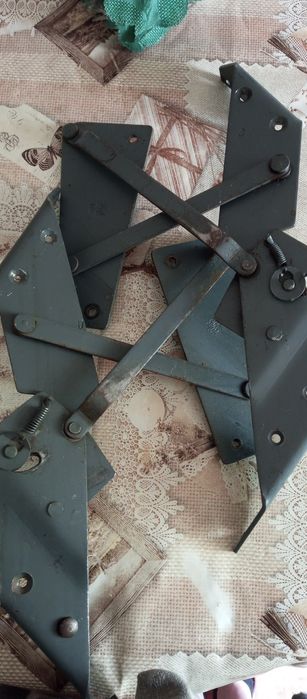 Механізм для дивана-книжки.