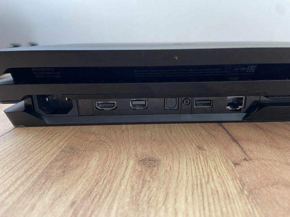 Ps4 Pro 1Tb стан ідеалний з коробкою