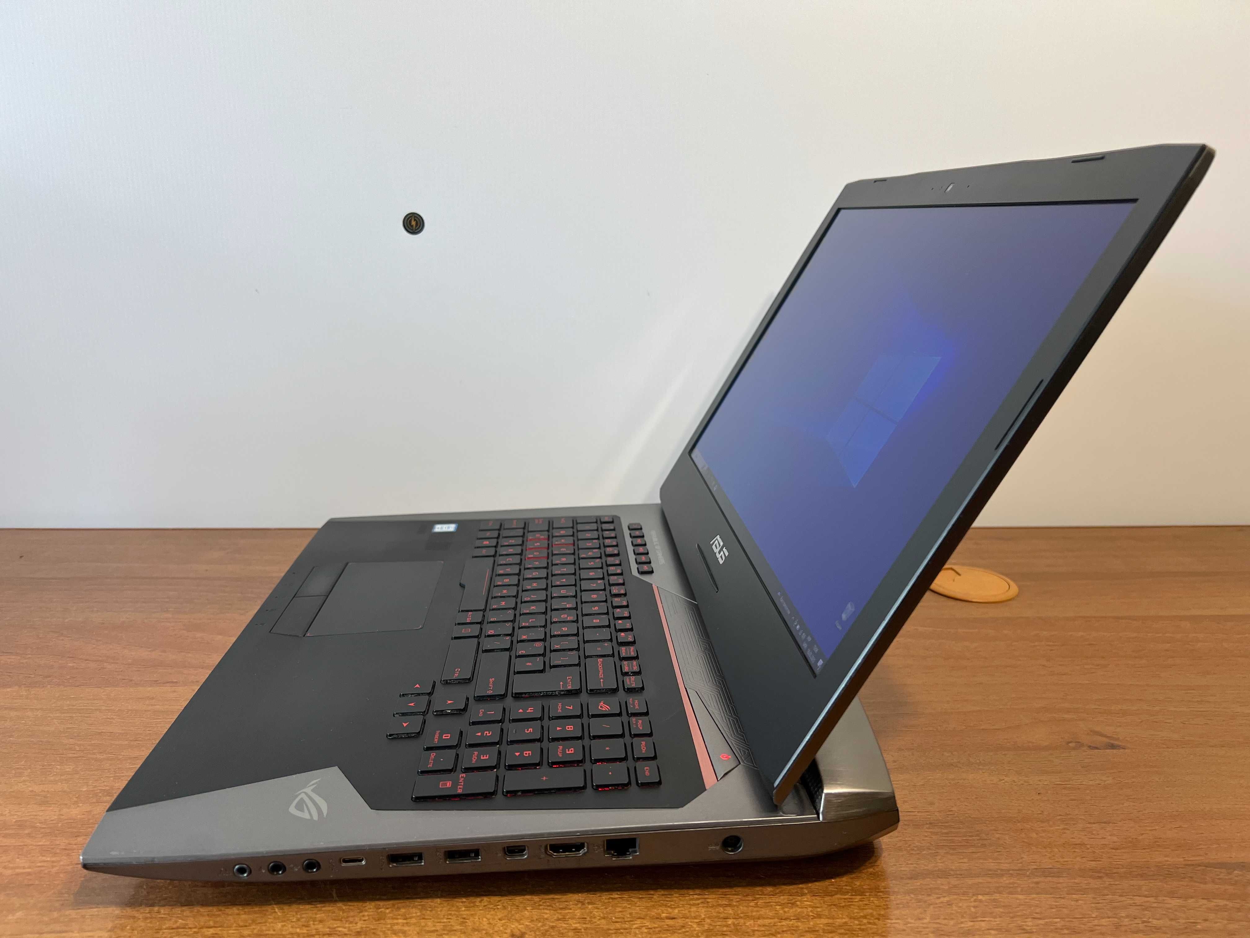 Asus ROG G752VS. Intel Core i7, GeForce GTX 1070, Ram 16Gb, SSD 512Gb