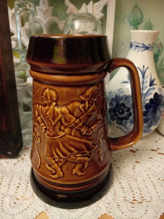 Kufel ceramiczny z okresu PRL; 20,5cm wysokości