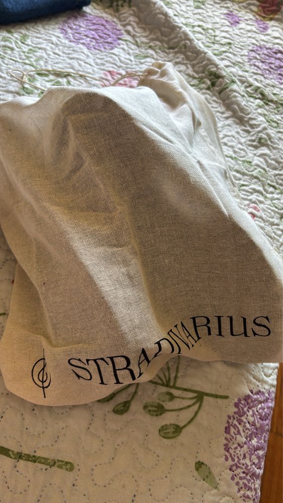 Botins / Botas rasos em preto Stradivarius