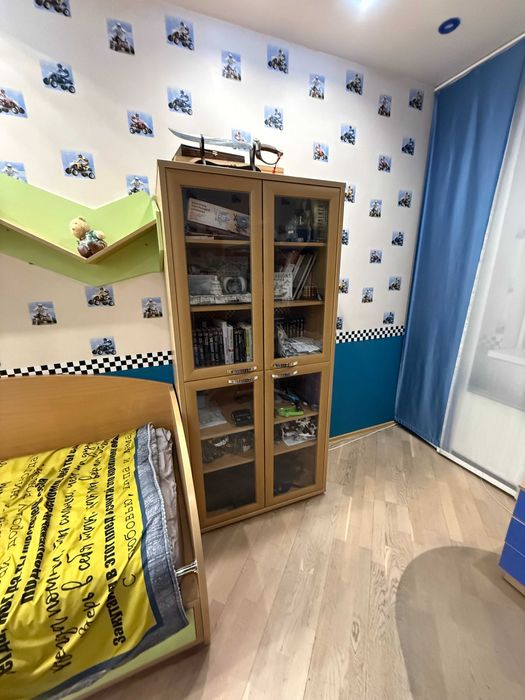 Комплект мебелів для кімнати підлітка