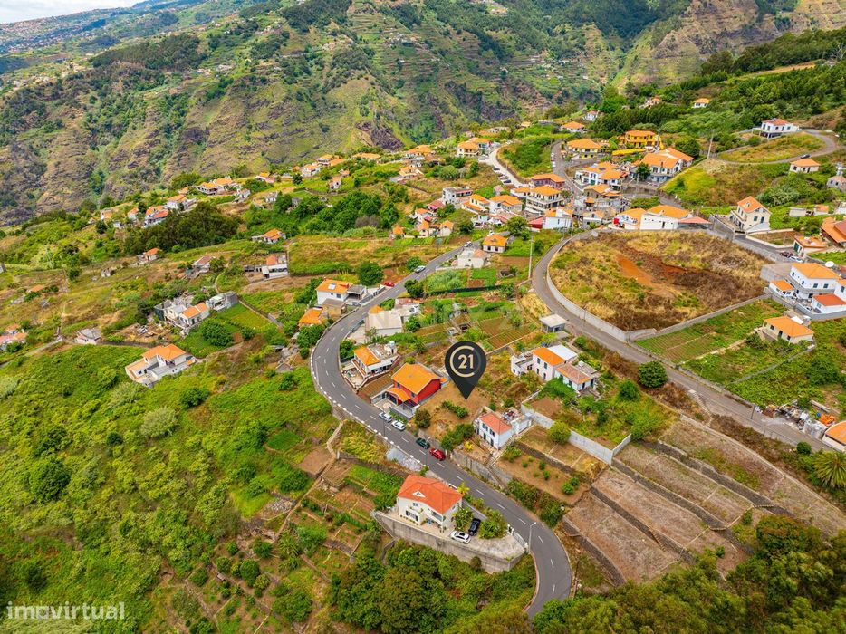 Terreno Urbano com Projeto Aprovado na Tranquila Ribeira Brava