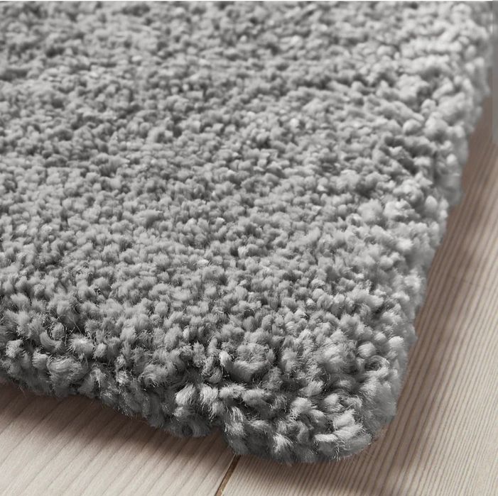 Szary dywan IKEA