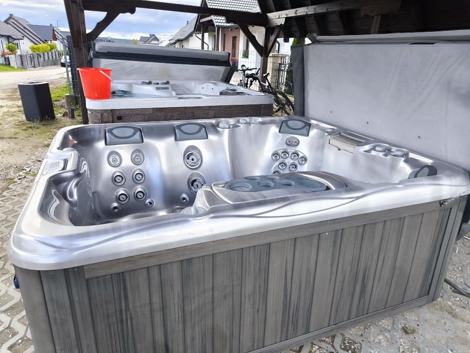 Jacuzzi zewnętrzne całoroczne 5 osobowe