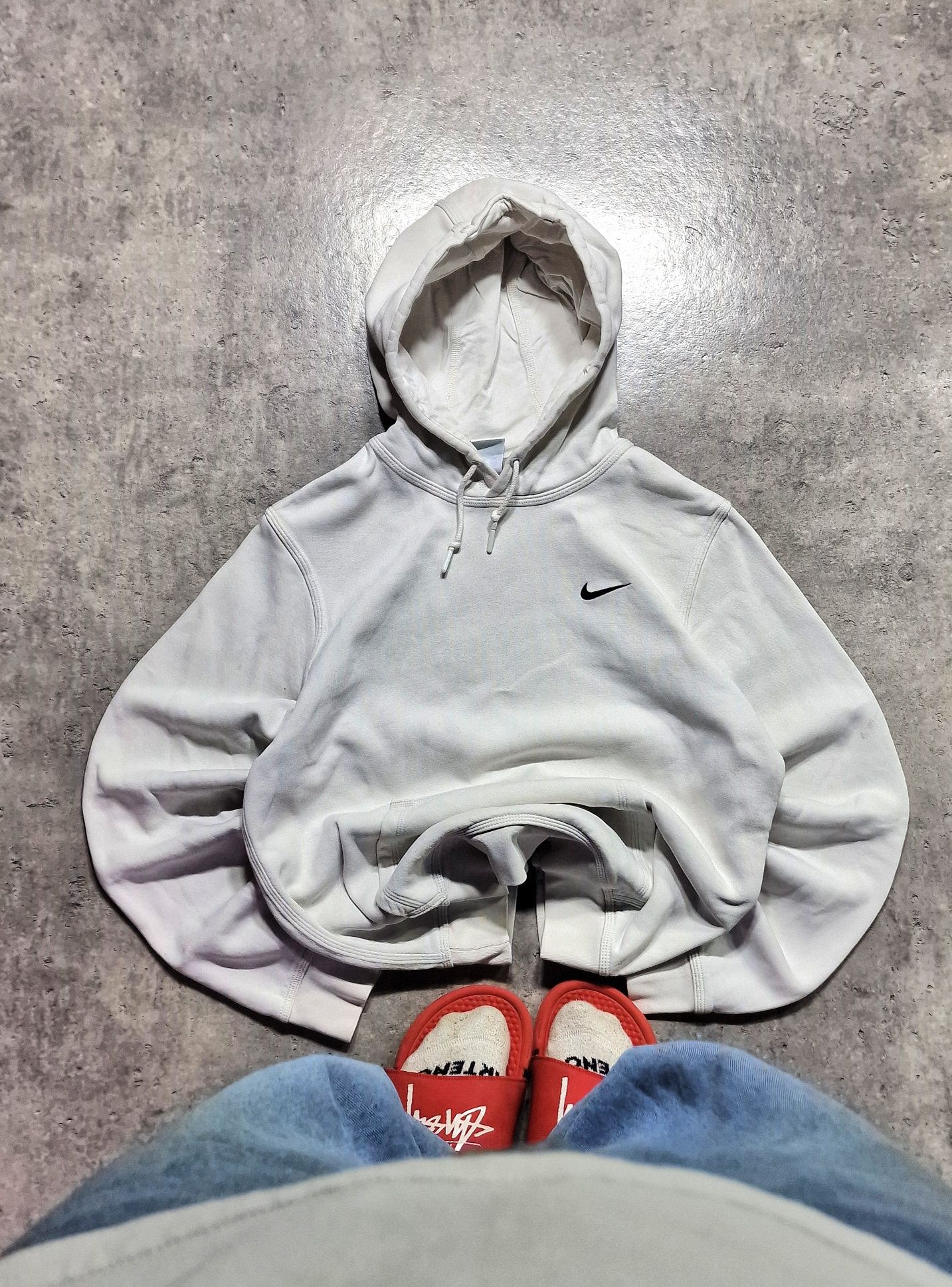 Biała bluza z kapturem Nike hoodie rozmiar M sportowa