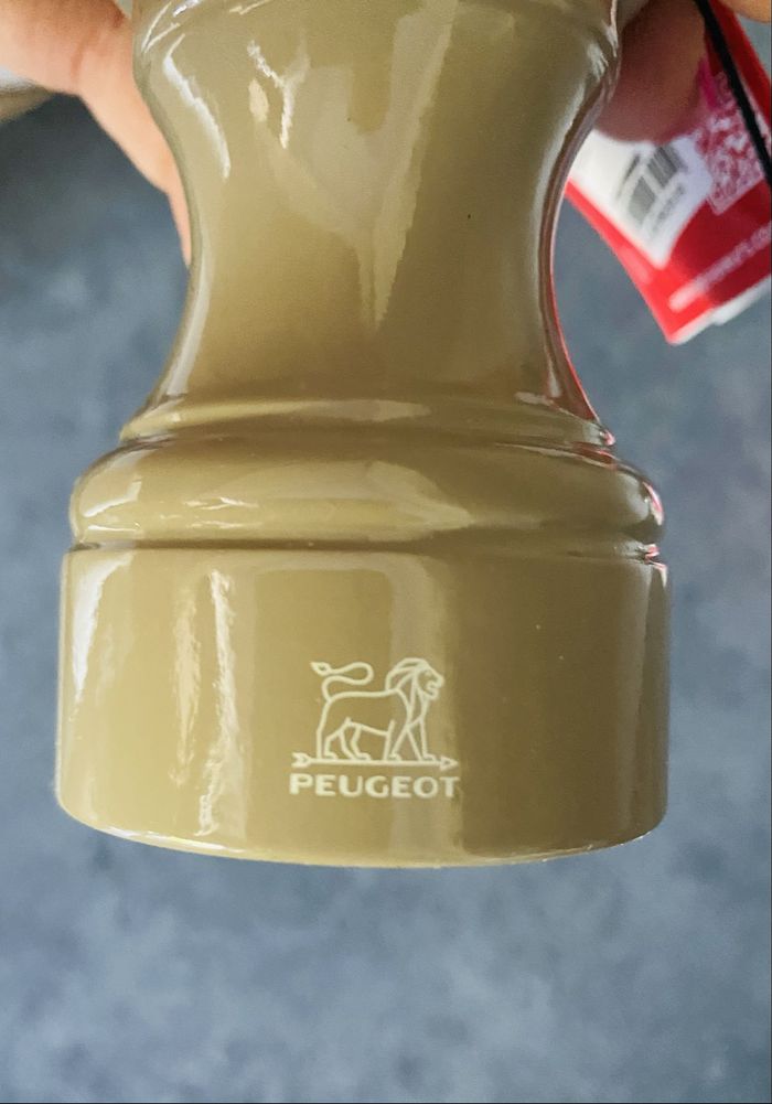 Pieprzniczka i solniczka PEUGEOT Cena za komplet