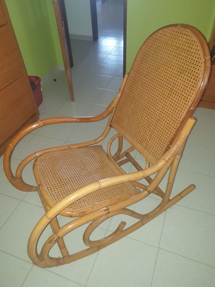 Cadeira baloiço de bambu