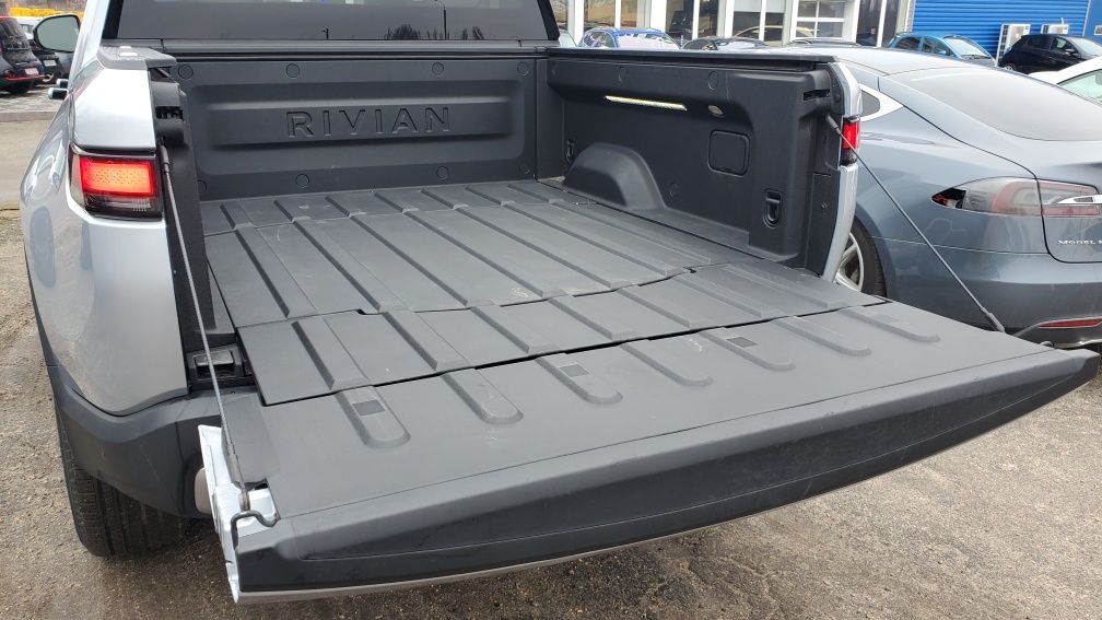 Rivian R1T 2022 135 кВт продаж/ обмін на квартиру в Києві