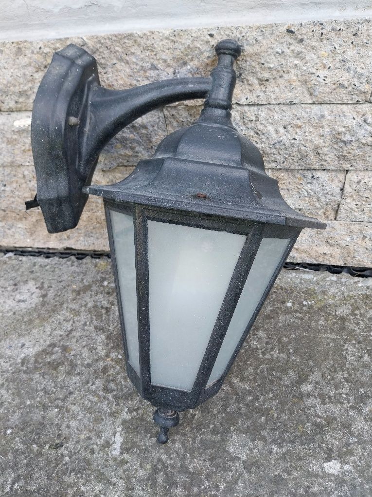 Lampa zewnętrzna