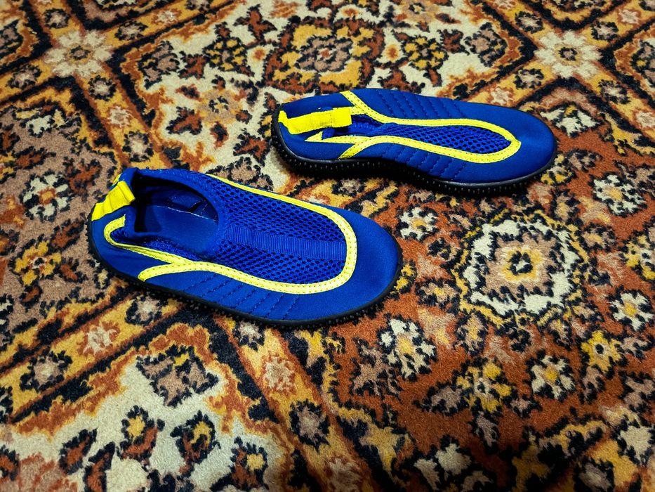 Аквашузы бассейн Mountain warehouse