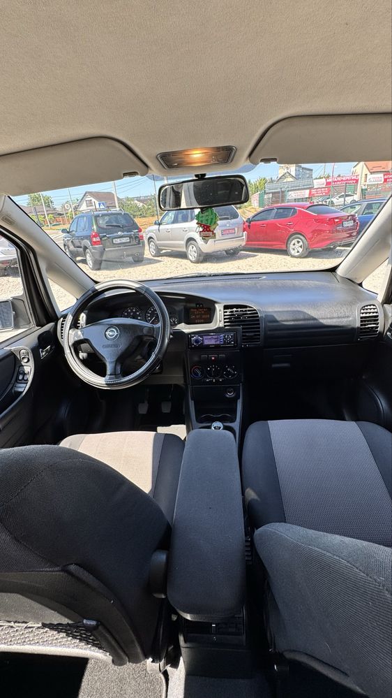 Opel Zafira Опель Зафира 2004 р 1,6 бенз 7 місць 5МКПП