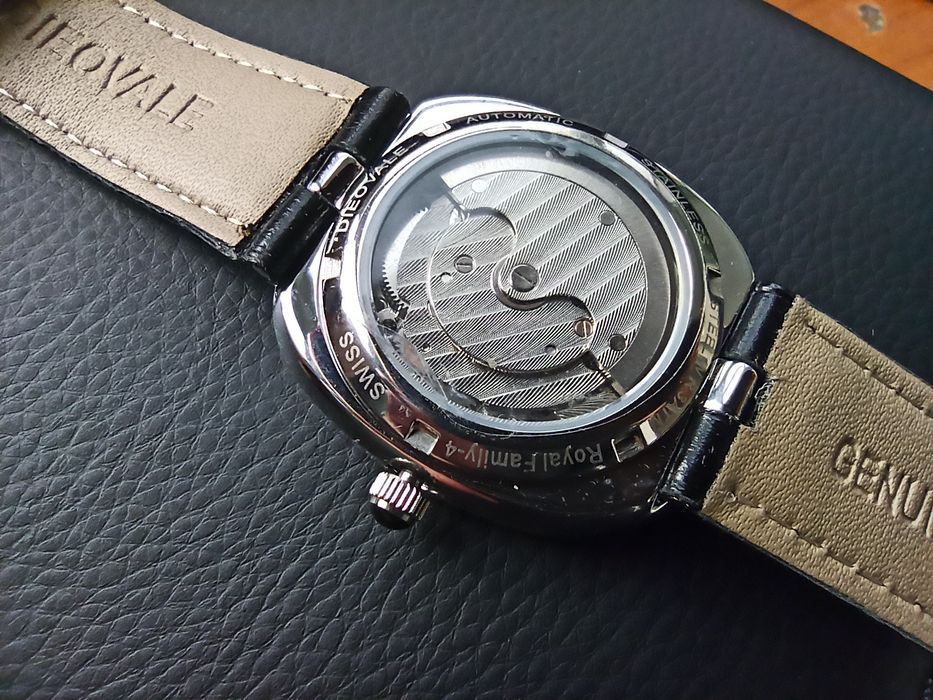 Годинник Dieovale Ellipse