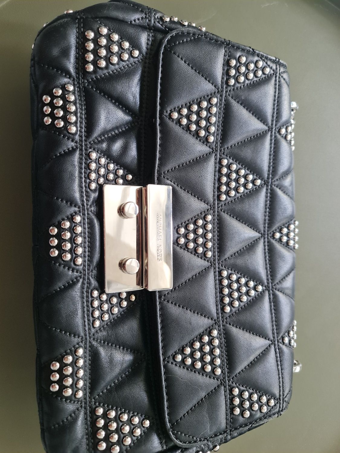 Michael Kors torebka ćwieki jety y2k srebrna skóra naturalna sloan sko