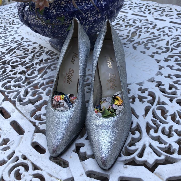 Sapatos prateados tamanho 36