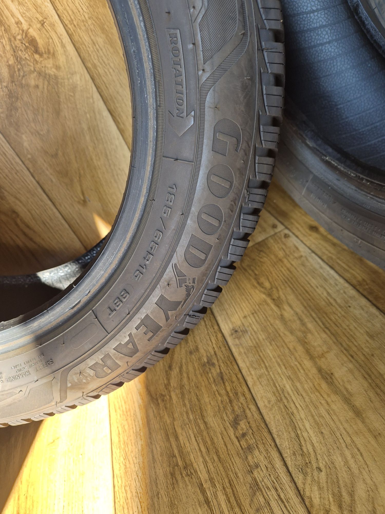 185/65/15 Good Year komplet Zima 6,7mm 2021r