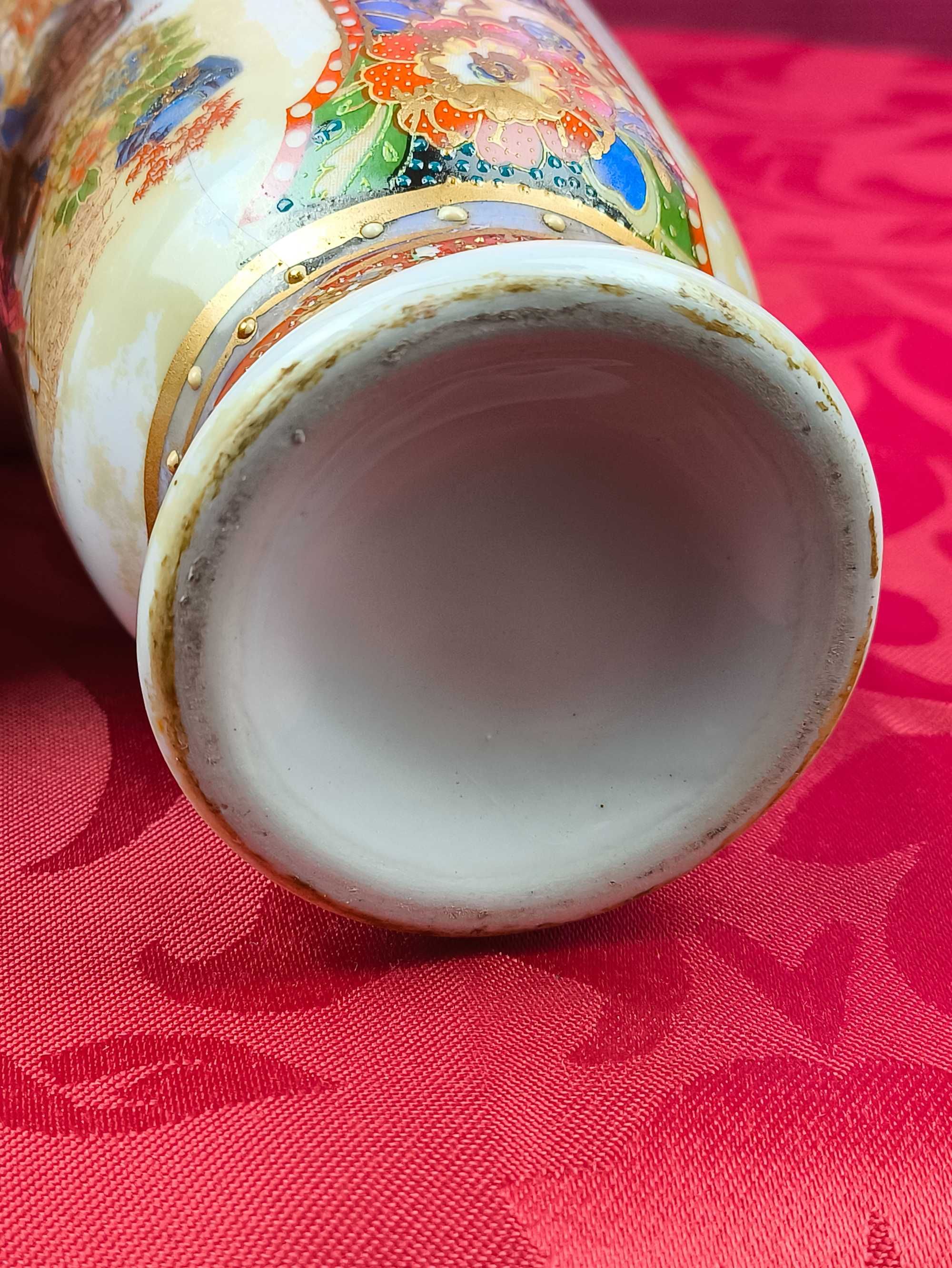 Chiński porcelanowy wazon