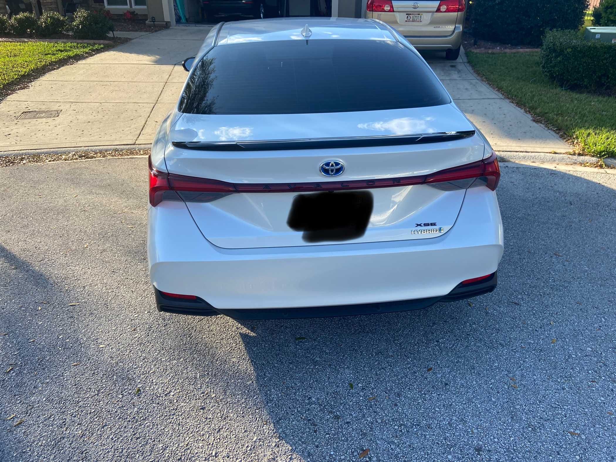 2019 Toyota Avalon Hybrid XSE Sedan 4D