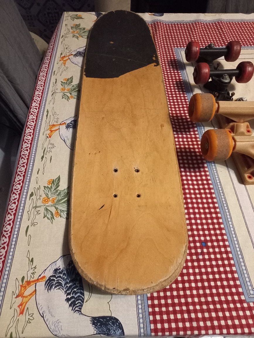 Tábua e rodas de skate