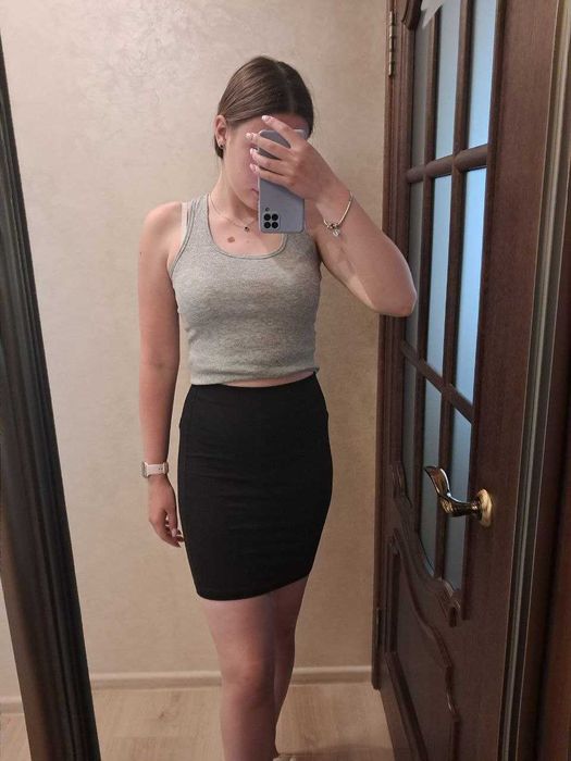 Жіноча обтягуюча спідниця