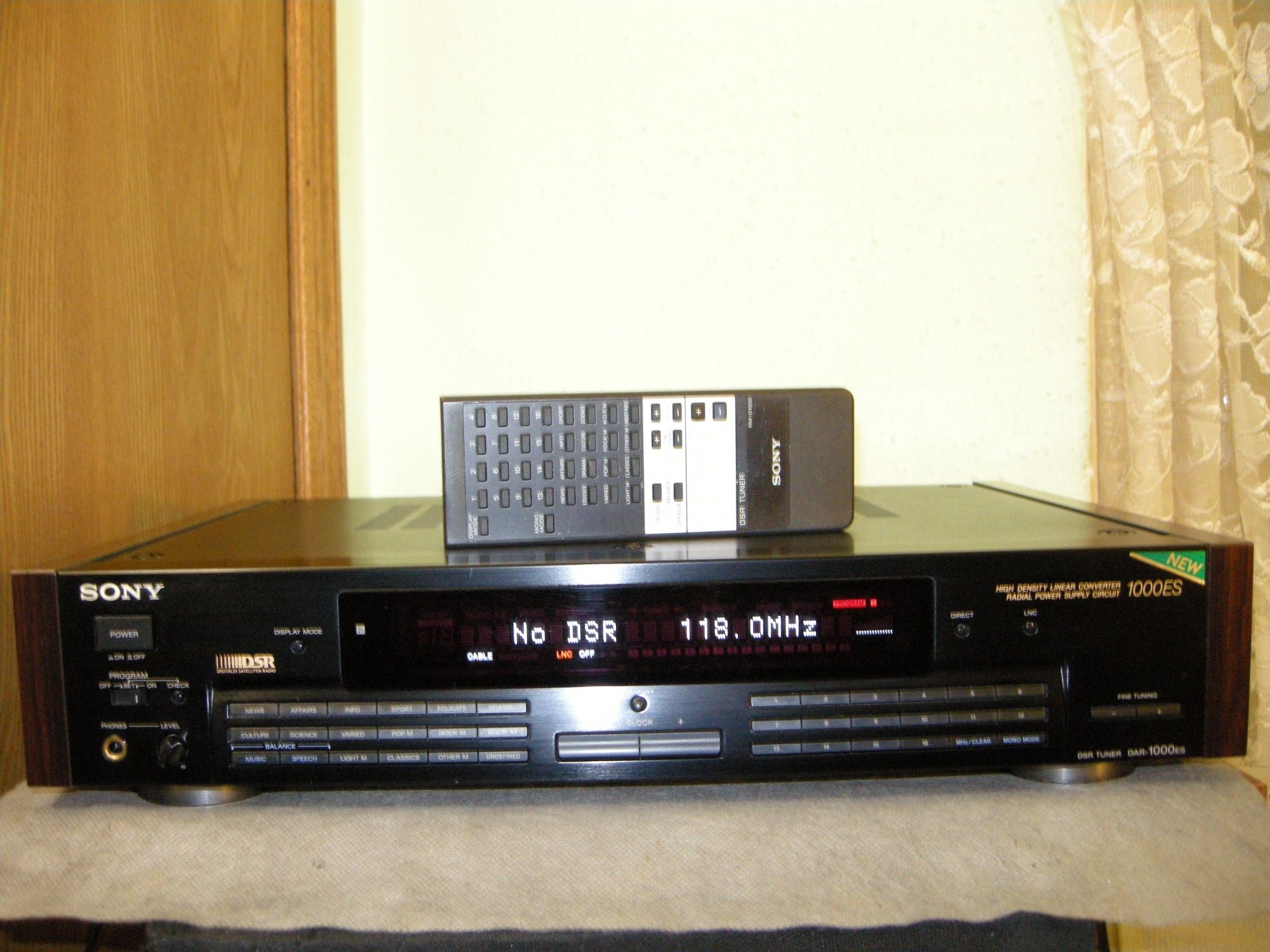 Тюнер DSR Sony DAR-1000ES