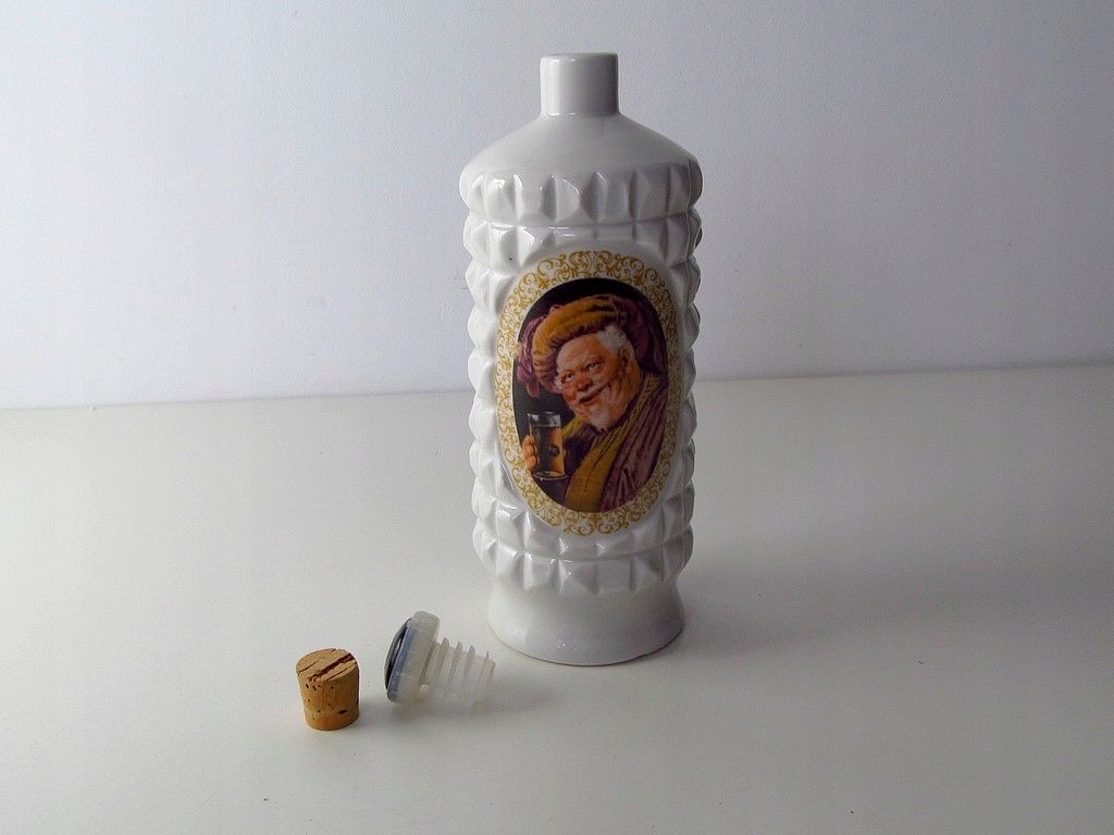 piękna stara porcelanowa butla butelka