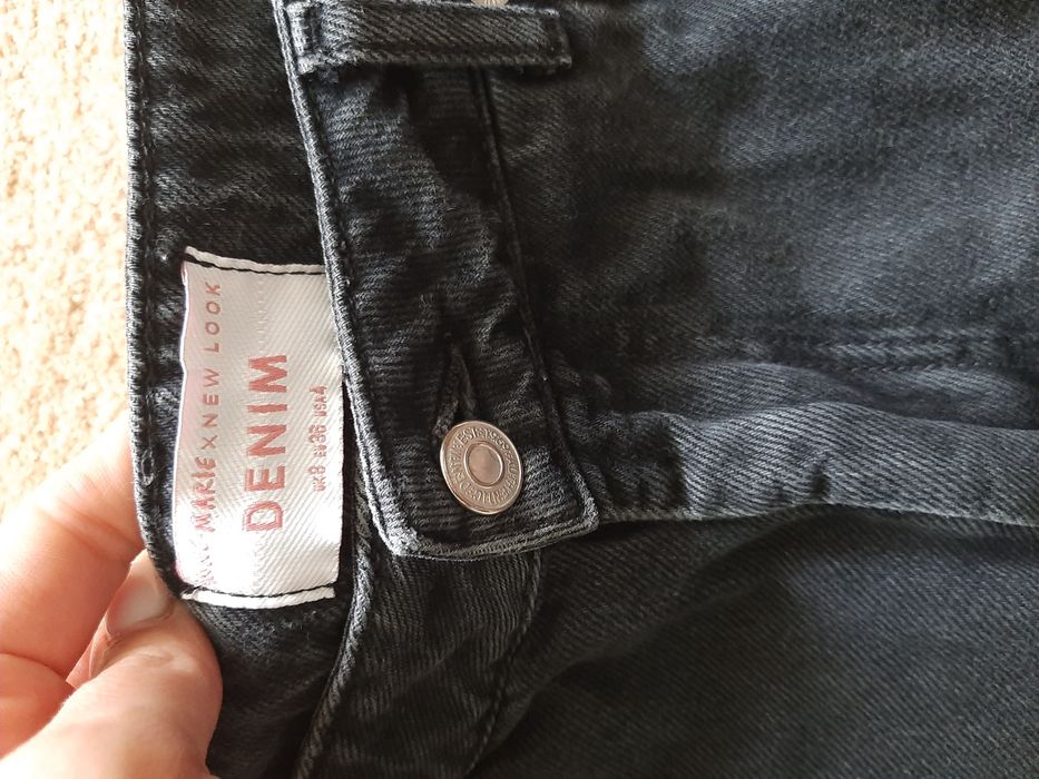 Жіночі джинси мом