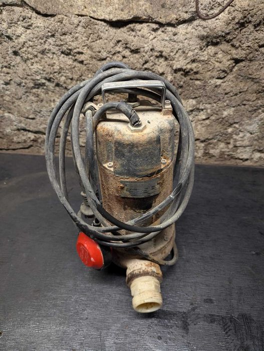 Vendo Bomba Submersível Dreno Pompe / Telstar – 0.75 HP – Usada