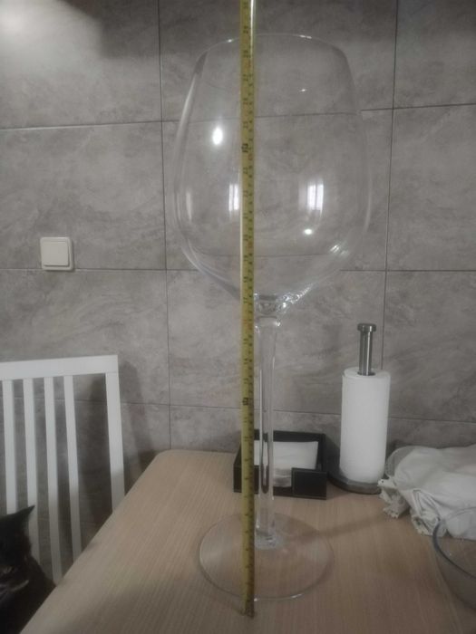 Copo de vinho com 76cm