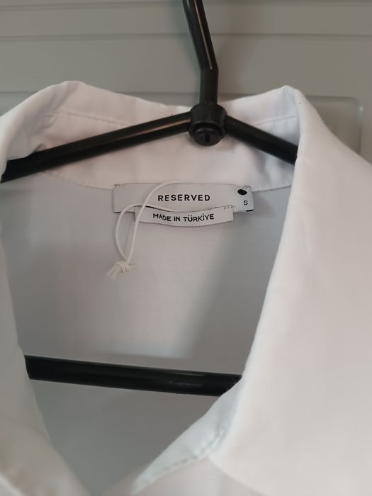 Sukienka biała z kołnierzem guziki Reserved Zara nowa