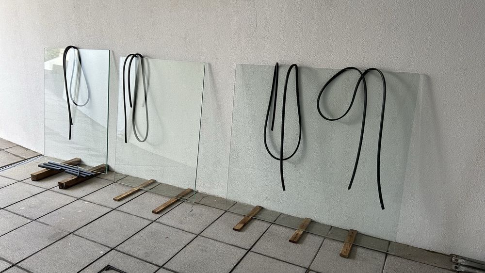 Guarda em vidro varanda / muro