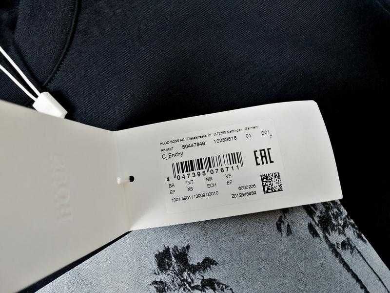 Брендовое платье-футболка с принтом Hugo Boss