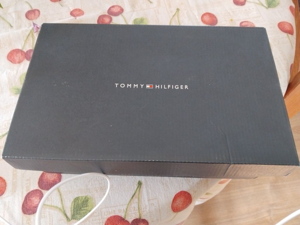 Vendo tenis novos 42