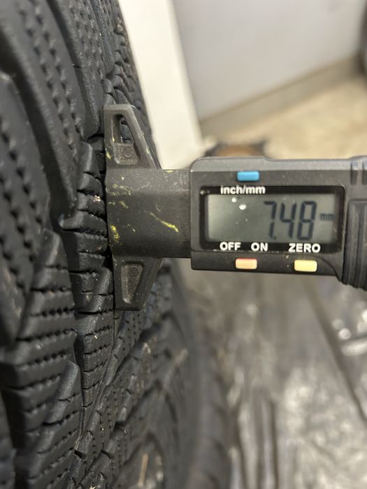 Opony Zimowe Bridgestone 225/55/17 Bardzo Ładne